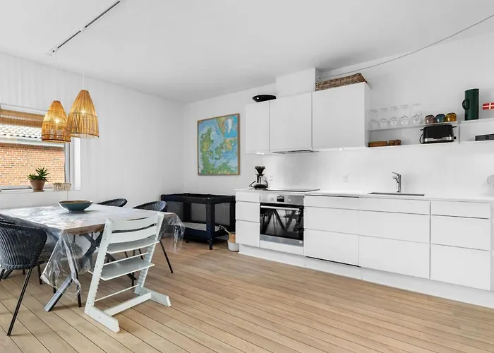 Apartament Kari - 50m From The Sea By Interhome *